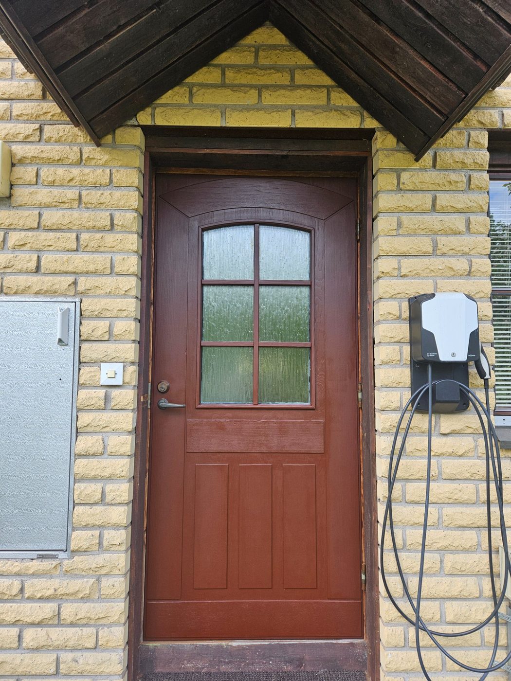 Ulko-oven kunnostus – jälkeen